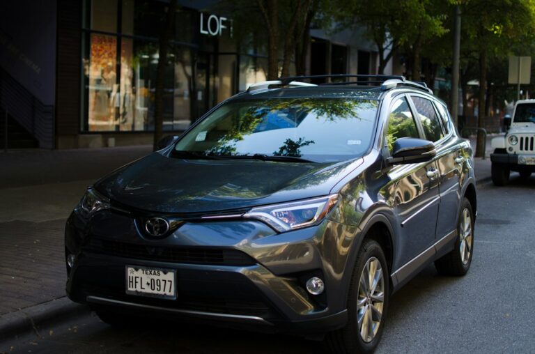 Иллюстрация: Toyota RAV4 2.0 / 171 л.с. из Китая (для перепродажи)